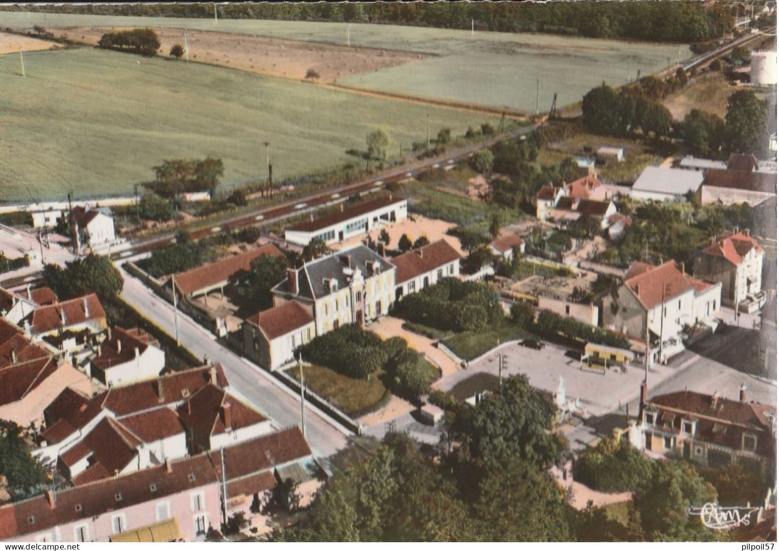 89 - MONETEAU - Vue Aérienne - Place De La Mairie (CPSM 10,5X15) - Moneteau