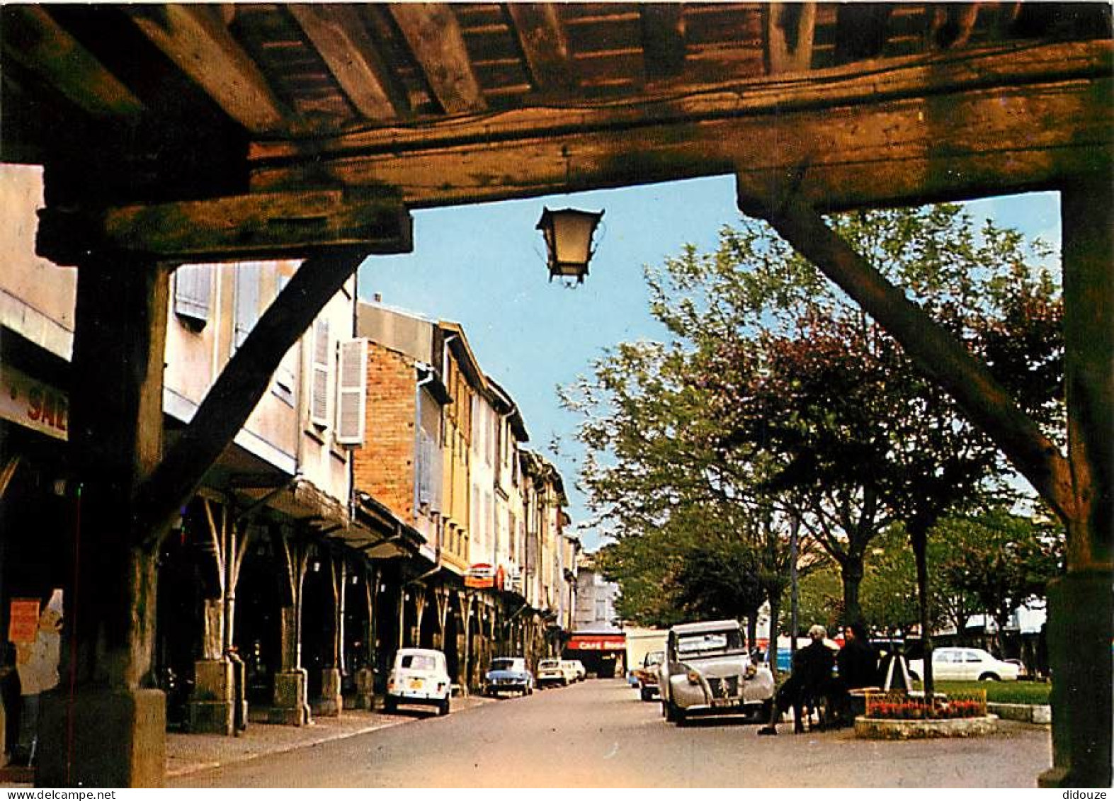 Automobiles - Mirepoix - Les Couverts - CPM - Carte Neuve - Voir Scans Recto-Verso - Turismo