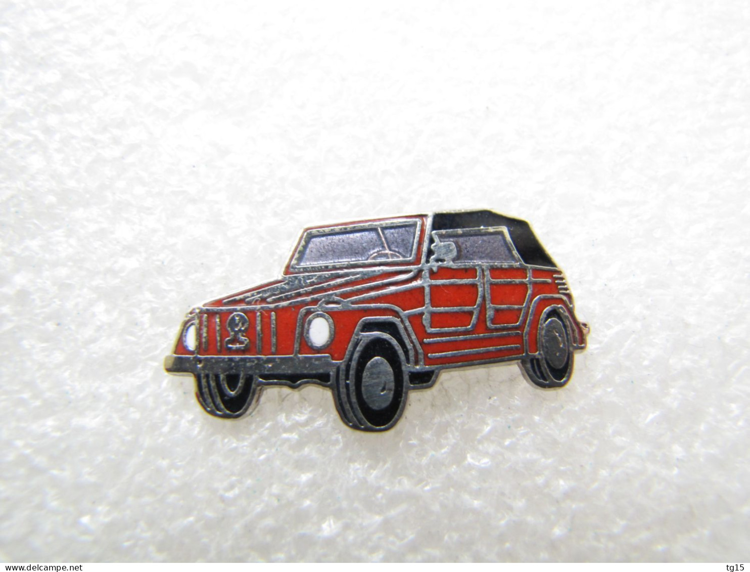 RARE  PIN'S    VOLKSWAGEN  KUBELWAGEN     Email Grand Feu - Volkswagen