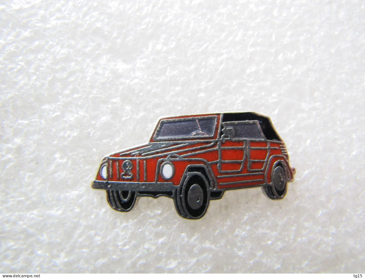 RARE  PIN'S    VOLKSWAGEN  KUBELWAGEN     Email Grand Feu - Volkswagen