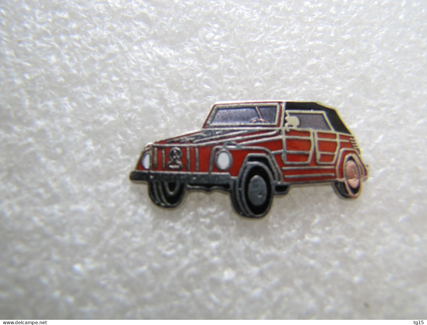 RARE  PIN'S    VOLKSWAGEN  KUBELWAGEN     Email Grand Feu - Volkswagen