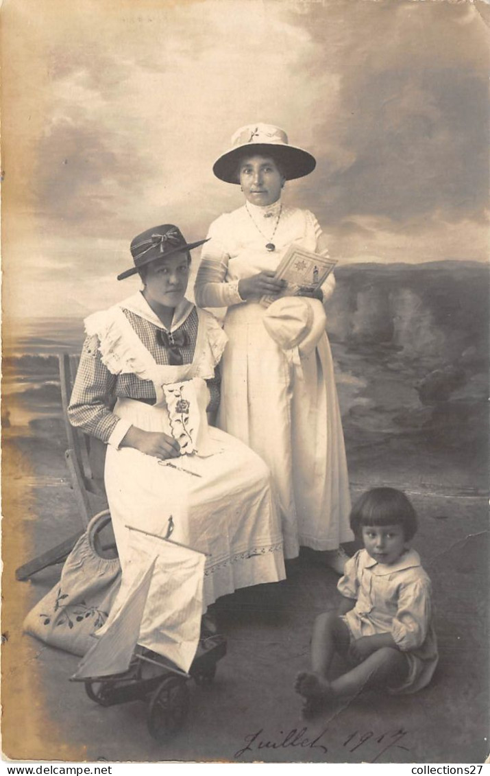 80-ONIVAL- CARTE-PHOTO- UNE FAMILLE JUILLET 1917 - Onival