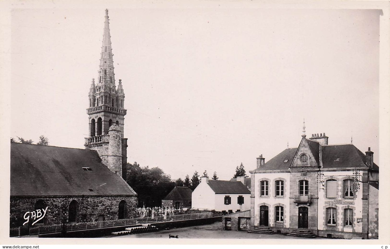 Guiscriff - L'eglise Et Mairie   - CPSM °J - Guemene Sur Scorff