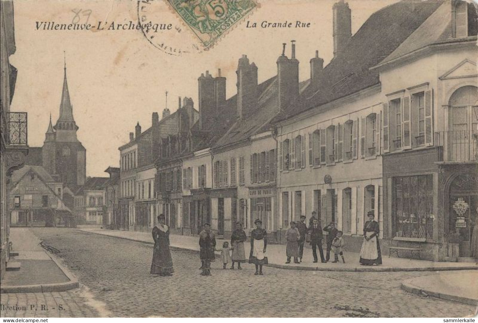 133620 - Villeneuve-l’Archevêque - Frankreich - Grande Rue - Villeneuve-l'Archevêque
