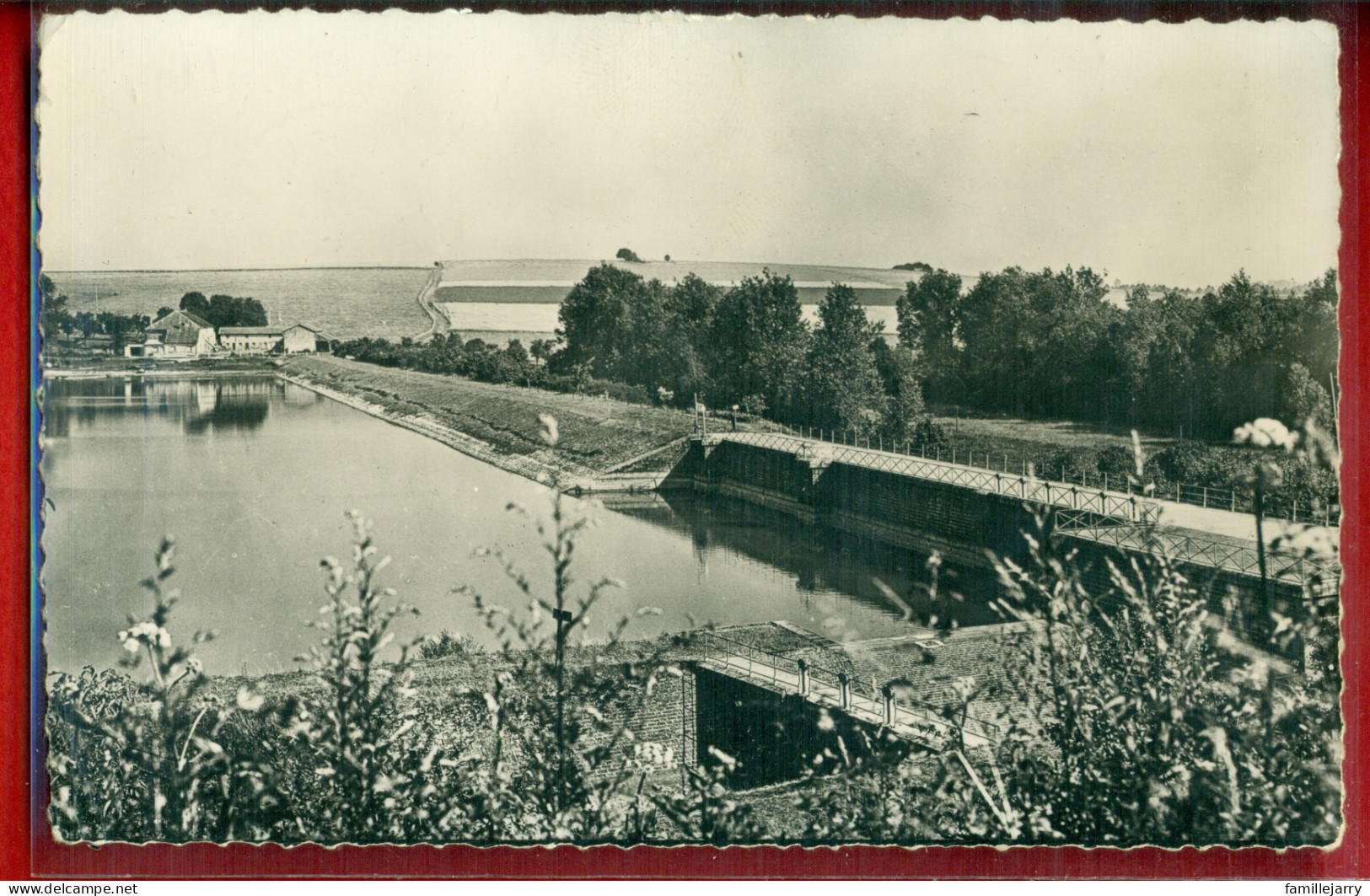 2099 - CPSM - LE CHESNE - ETANGS DE BAIRON, LA GRANDE DIGUE - Le Chesne