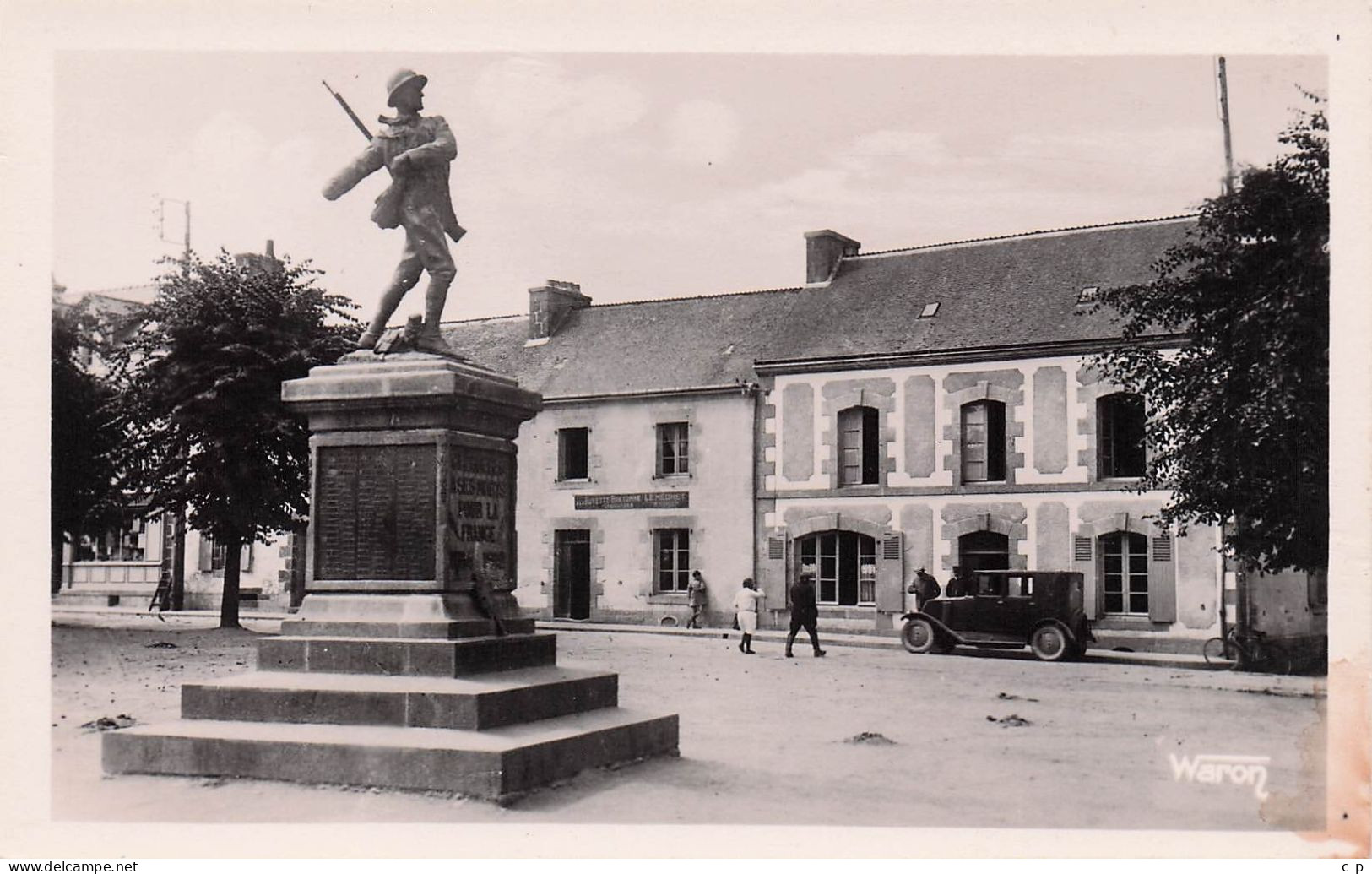 Cleguerec - Monument Aux Morts - Automobile  - CPSM °J - Cleguerec