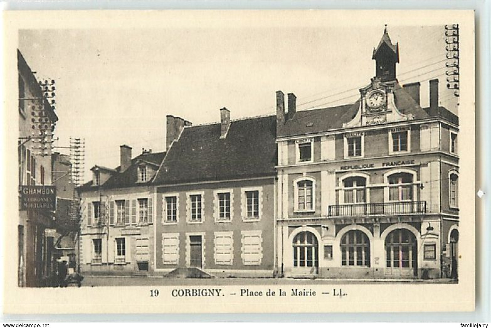 9795 - CORBIGNY - PLACE DE LA MAIRIE - Corbigny