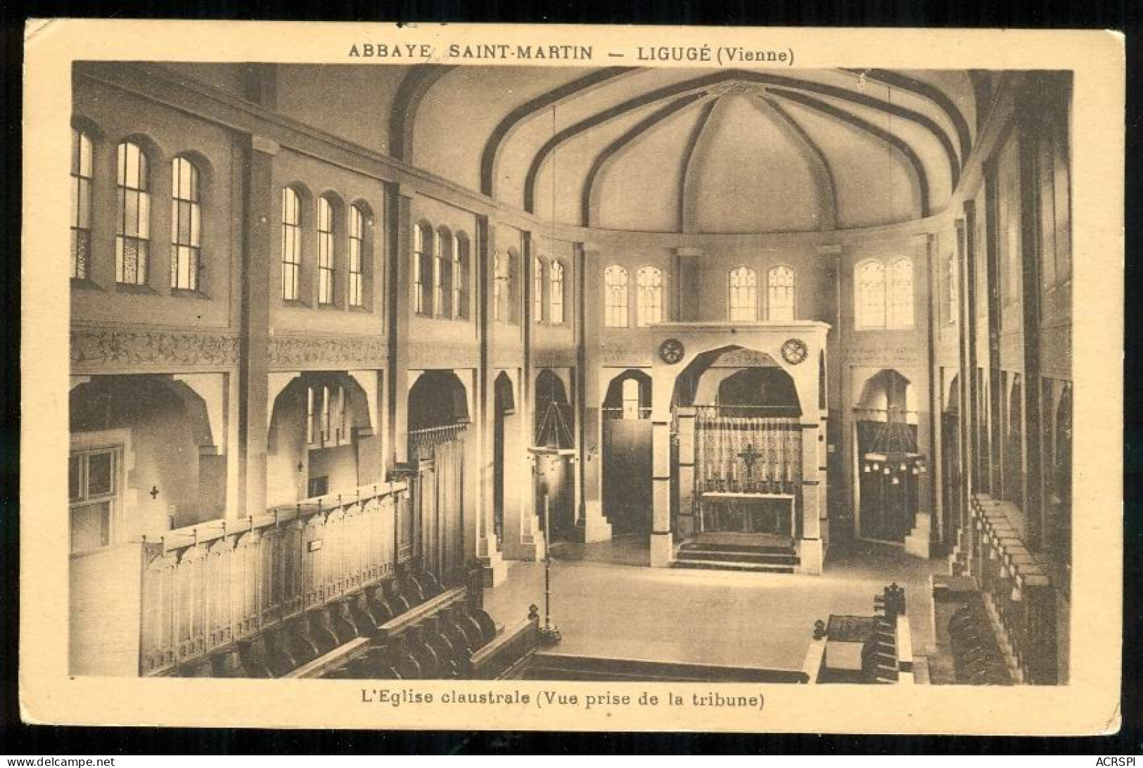 MONTMORILLON   LIGUGE L'abbaye St Martin Intérieur Pas D'édition - Montmorillon