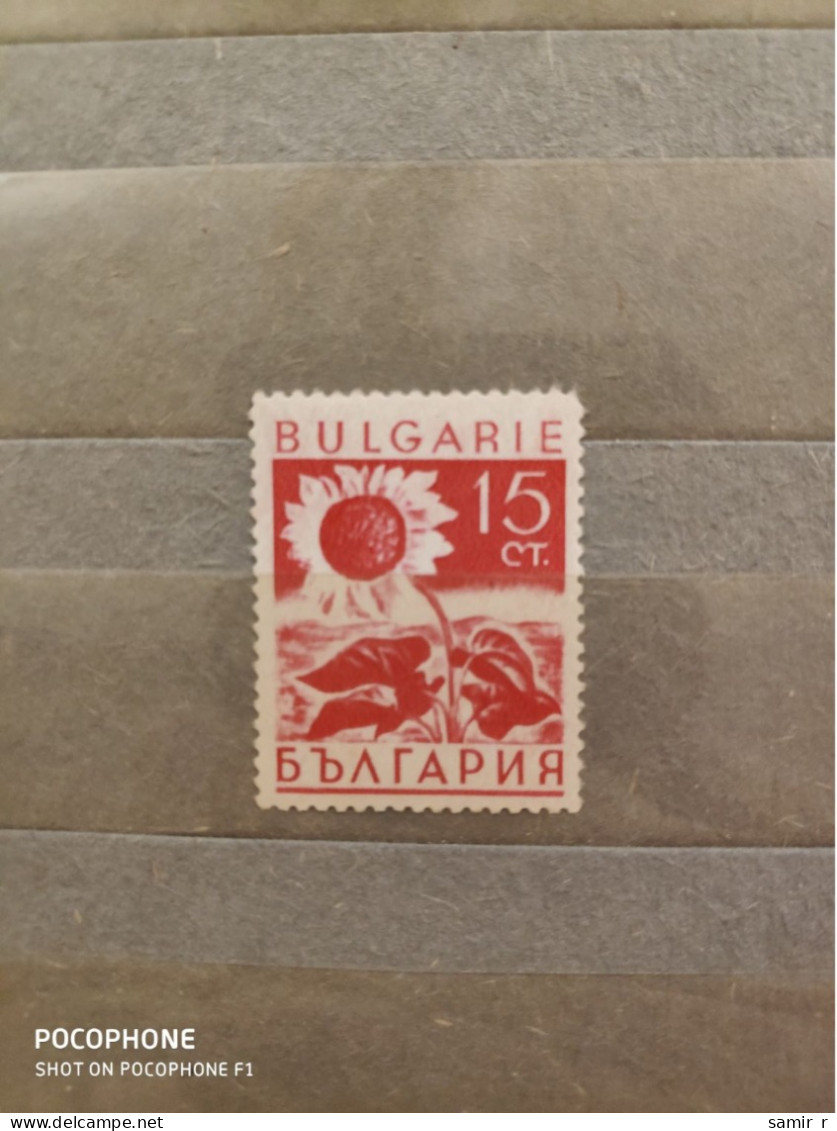 Bulgaria	Flowers (F89) - Unused Stamps