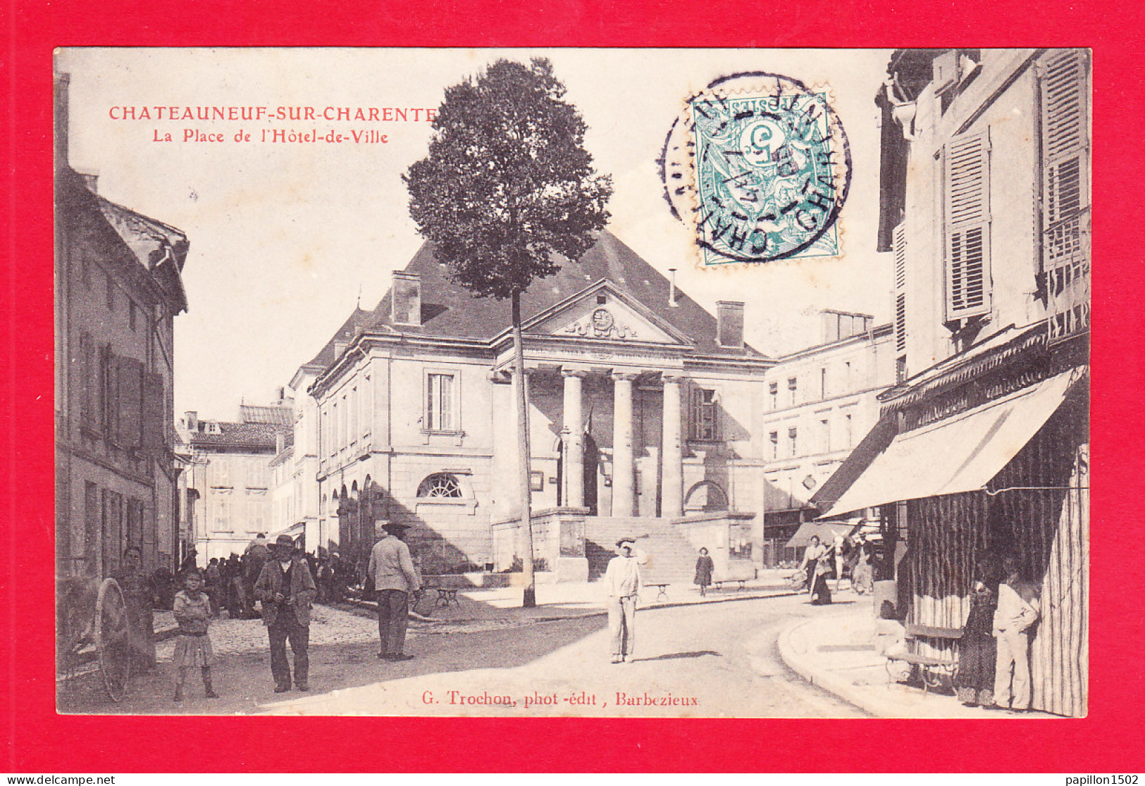 F-16-Chateauneuf Sur Charente-27Ph64  La Place De L'hôtel De Ville, Animation, Cpa BE - Chateauneuf Sur Charente