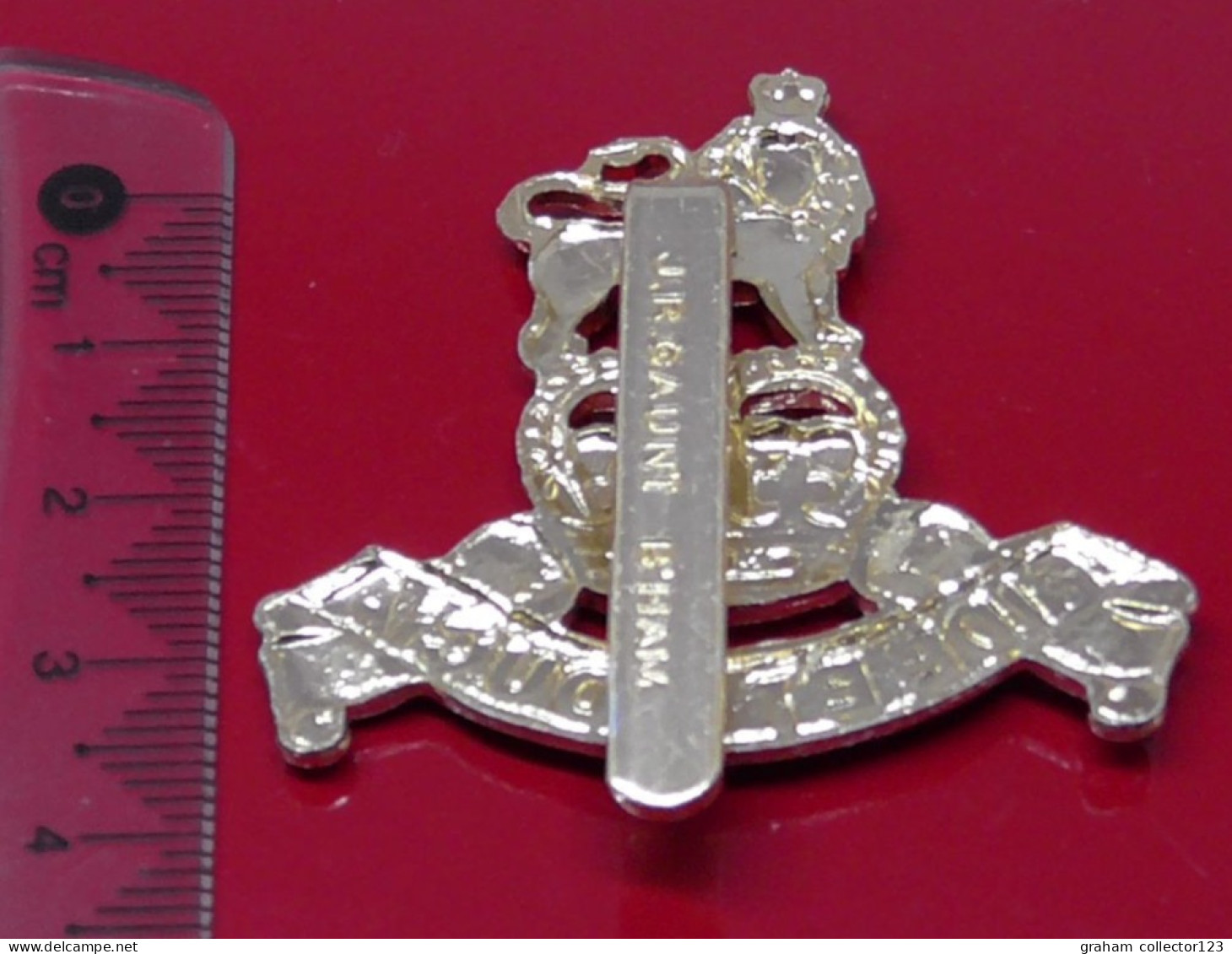Royal Army Pay Corps Regiment Modern Anodised Staybrite Cap Badge British Army Queens Crown JR Gaunt Birmingham - Armee