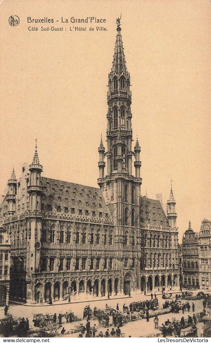 BELGIQUE - Bruxelles - La Grand'Place - Côté Sud Ouest - L'Hôtel De Ville - Animé - Carte Postale Ancienne - Plätze