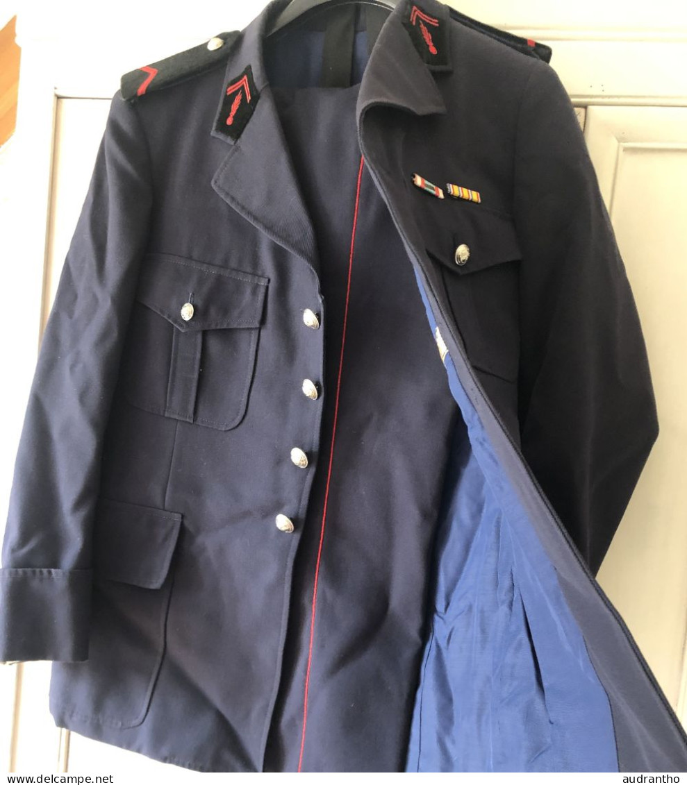 Ensemble Complet Uniforme De Pompiers - Veste Pantalon Képi Cravatte Avec Décorations Maroc Barrette 20 Ans - Pompiers