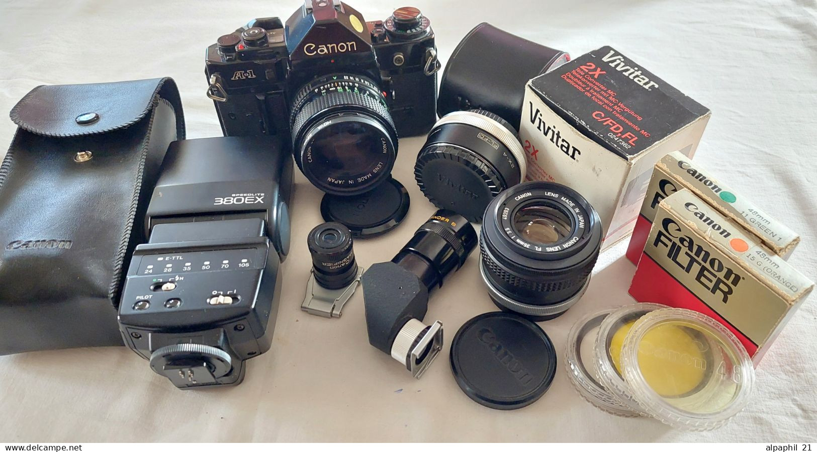 Canon A-1 Black 35mm SLR Film Camera - Fototoestellen