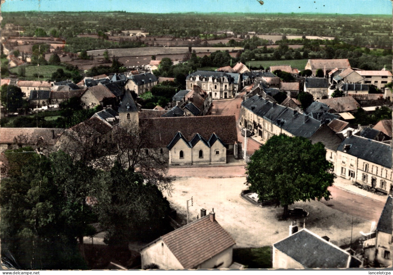 18 - PREVERANGES / PLACE DE L'EGLISE ET GRANDE RUE - VUE AERIENNE - Préveranges