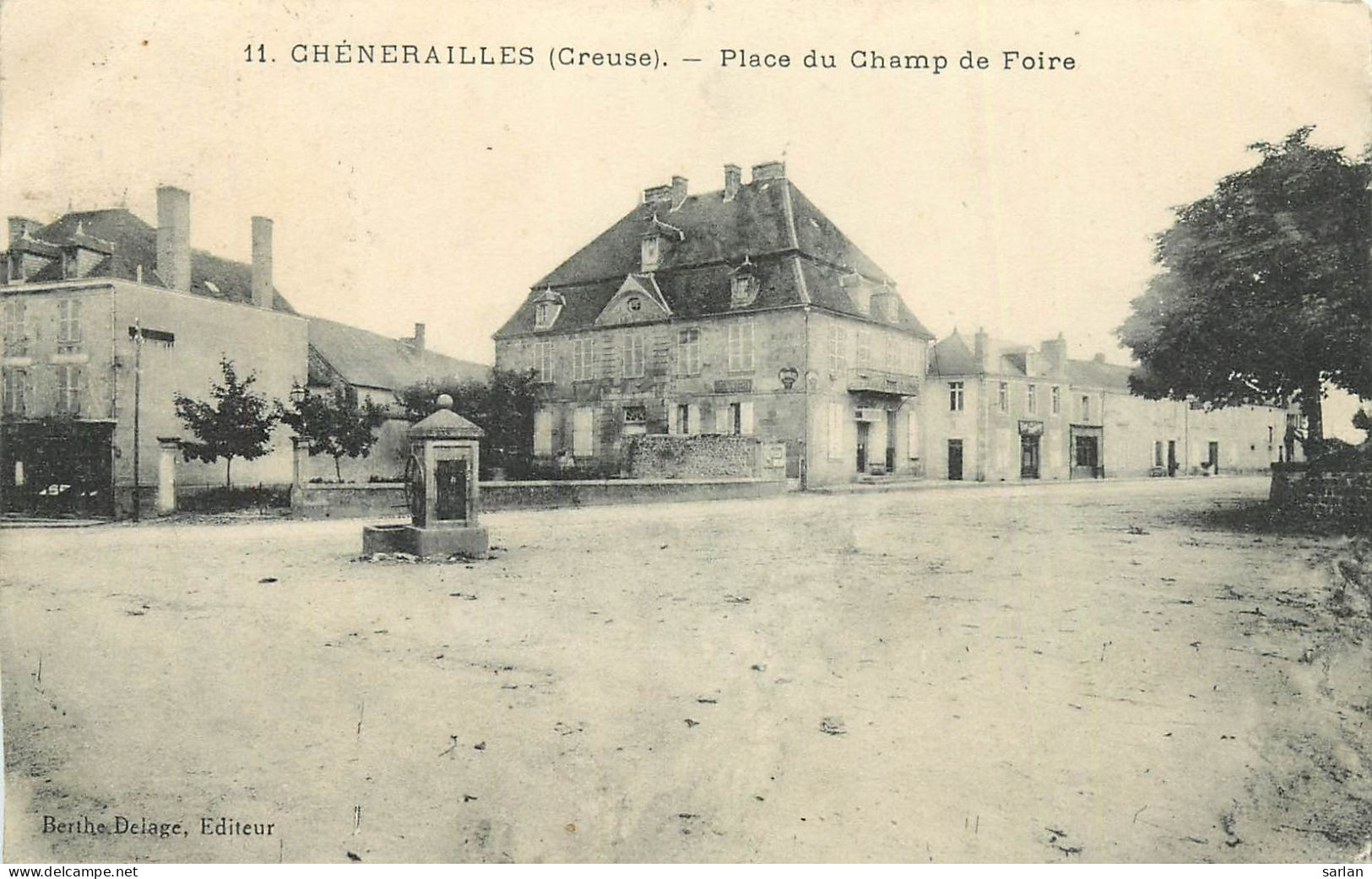 23 , CHENERAILLES , Place Du Champ De Foire , *  461 37 - Chenerailles