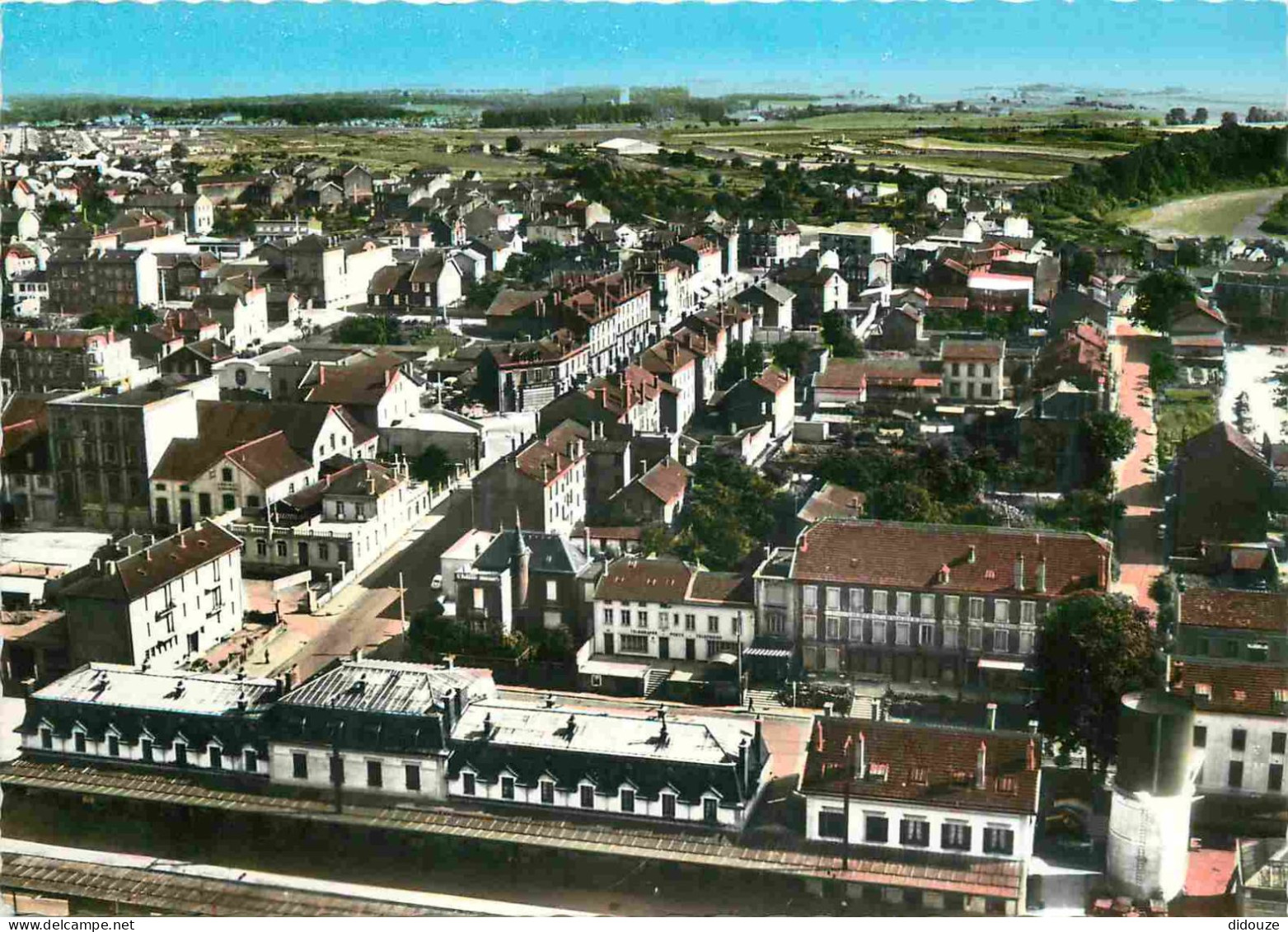 54 - Jarny - En Avion Au Dessus De - Le Quartier De La Gare - Vue Aérienne - Mention Photographie Véritable - Carte Dent - Jarny