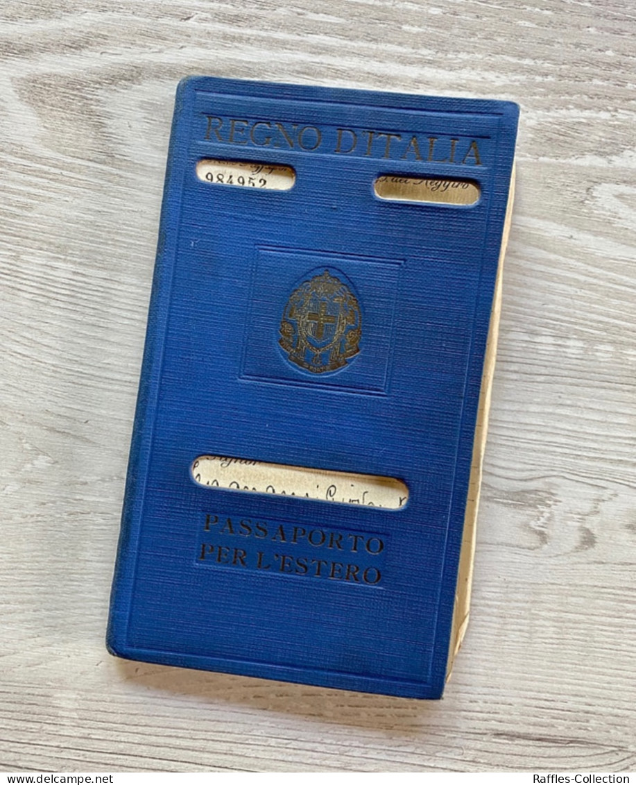 WW2 Italy Service Passport 1942 Of A Naval Official Passeport Passaporto Reisepass - Documenti Storici