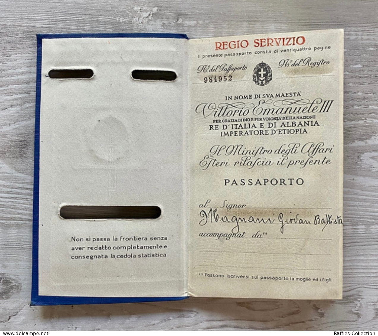 WW2 Italy Service Passport 1942 Of A Naval Official Passeport Passaporto Reisepass - Documenti Storici