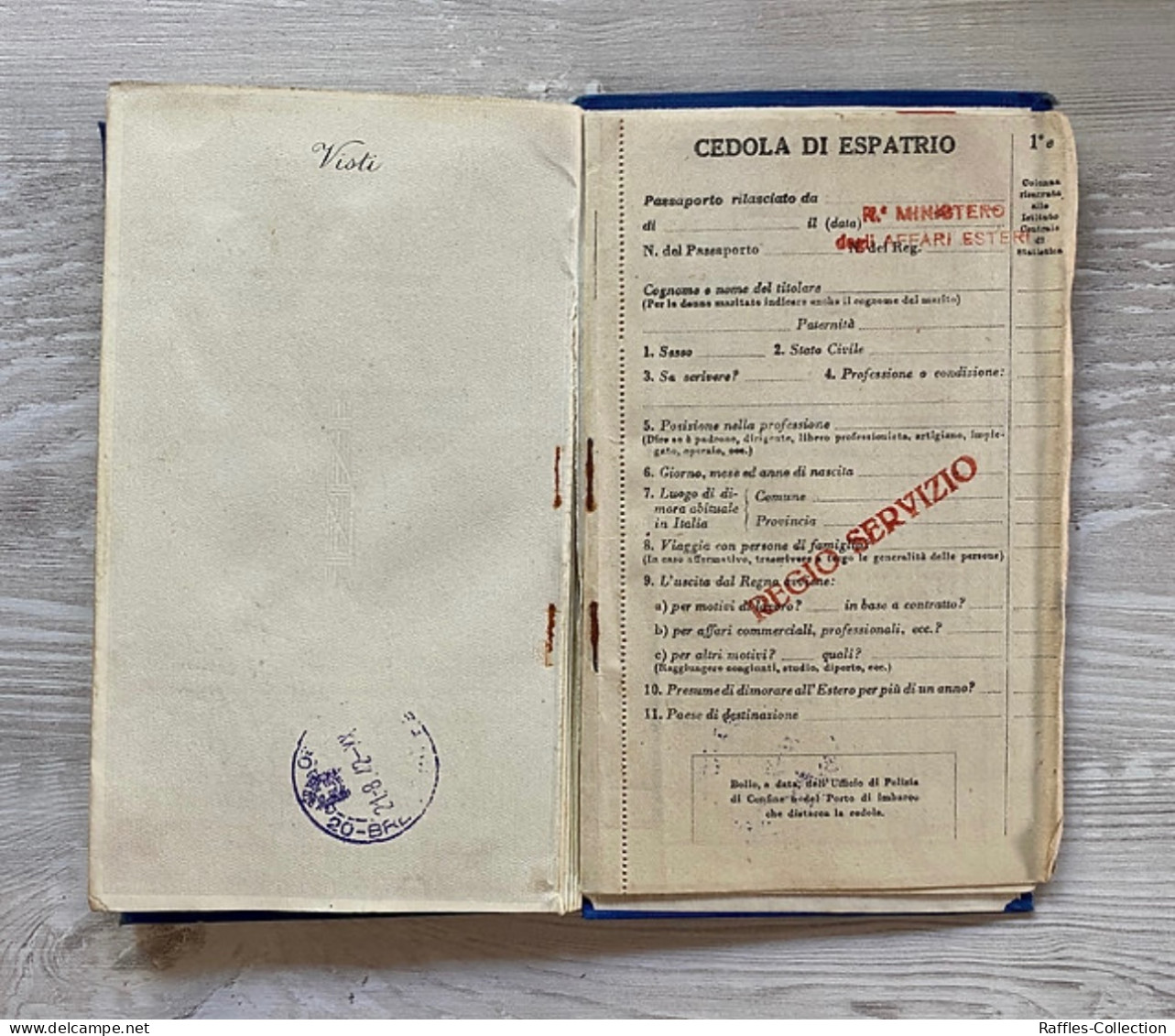 WW2 Italy Service Passport 1942 Of A Naval Official Passeport Passaporto Reisepass - Documenti Storici