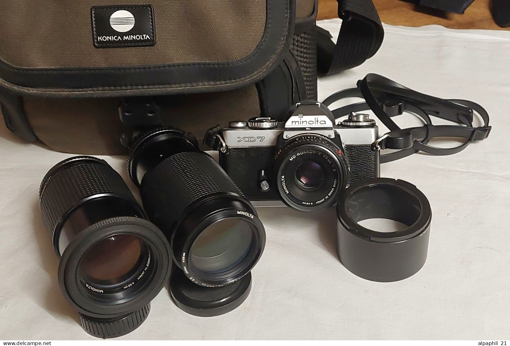 Minolta XD7 Silver With Lenses And Flash - Cameras