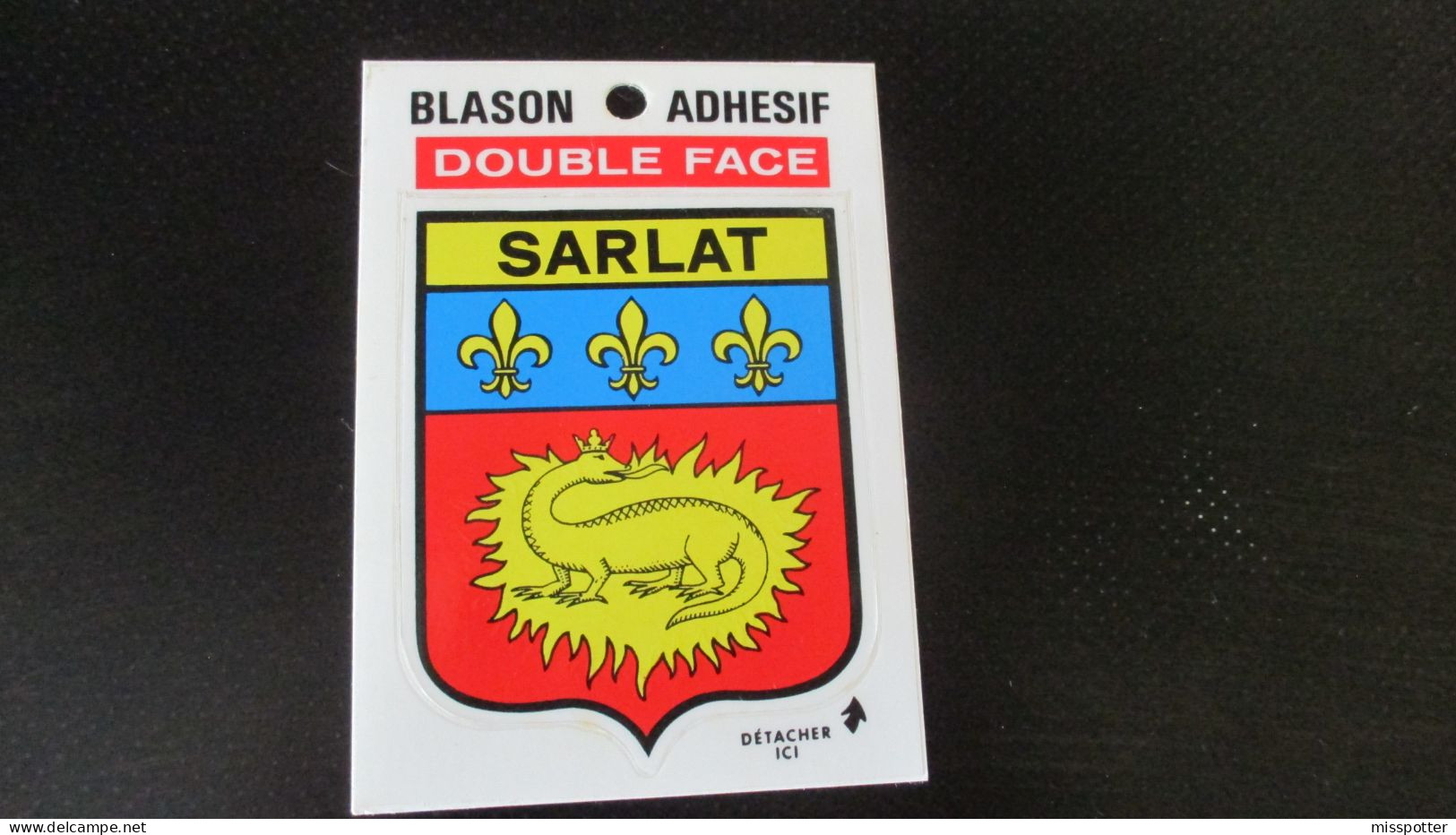 Blason Adhésif Vintage Double Face Sarlat ( 8,5 Cm / 6,5 Cm ) - Adesivi