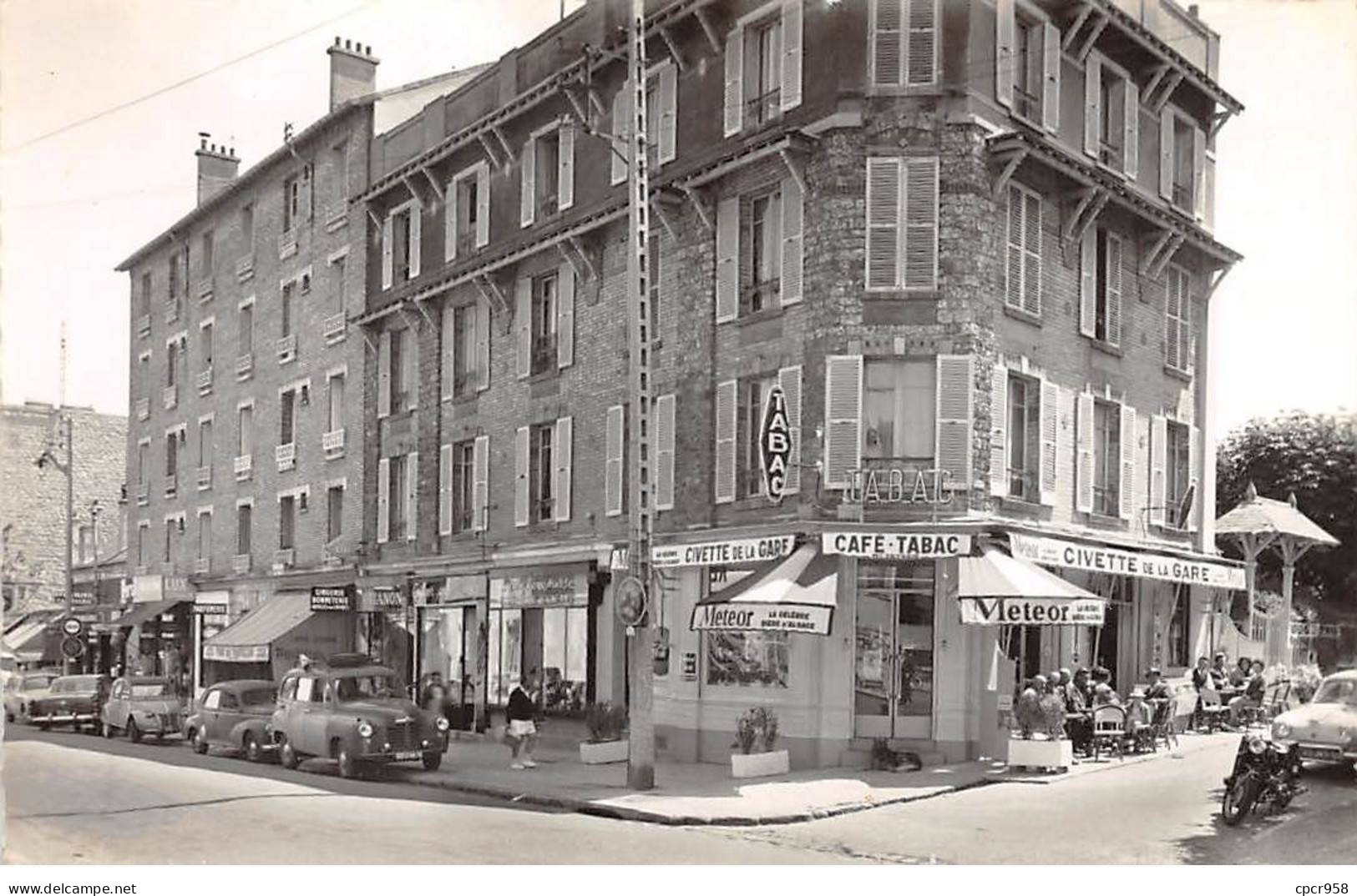 92 - SAN63314 - VAUCRESSON - Café Tabac - Place De La Gare - CPSM 14x9 Cm - Vaucresson