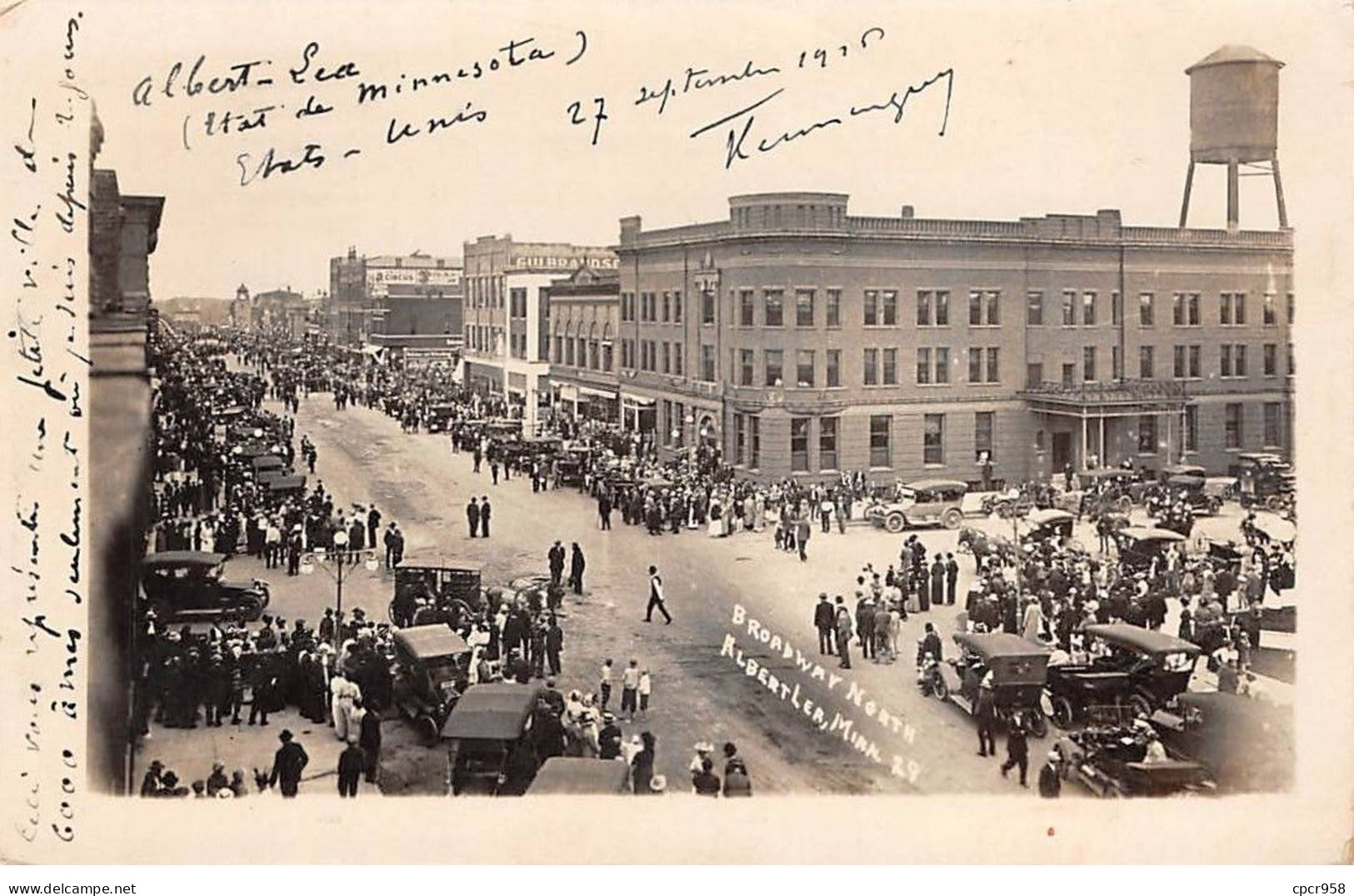 Etats-Unis - N°91531 - ALBERTLEA - Broadway North - Foule Dans Les Rues - Carte Photo - Other & Unclassified