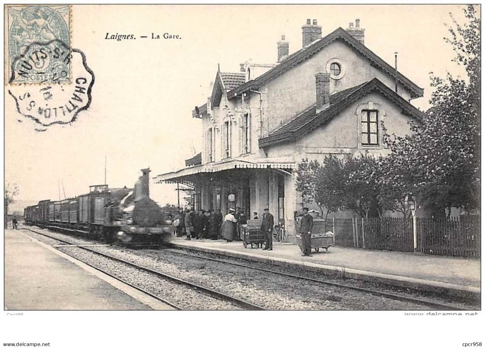 Transport.  N°50692 . Laignes . La Gare .train - Stazioni Con Treni