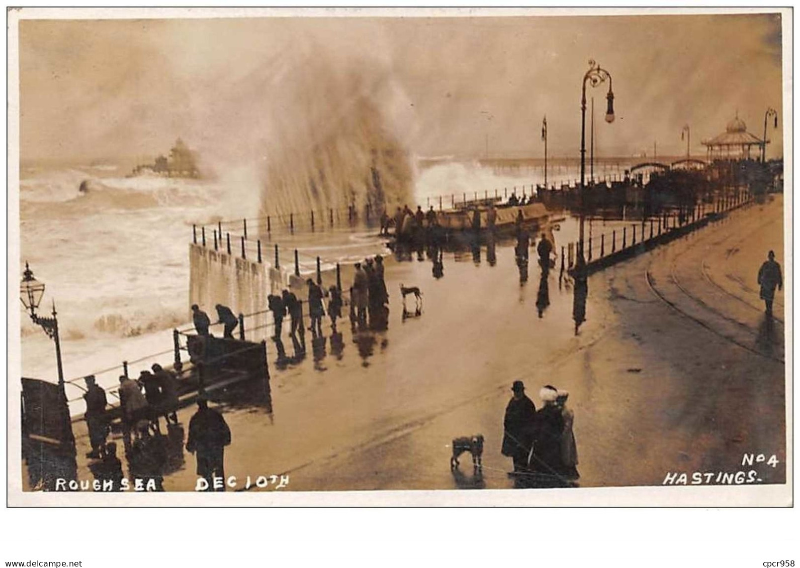 Royaume Uni . N°45244 . Hasting . Rough Sea Decio . Carte Photo - Hastings