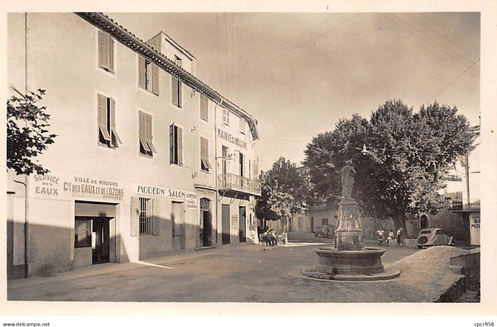 06 - Mougin -  SAN22600 - Place Du Commandement Lamy Et La Mairie - CPSM 14X9 Cm - Mougins