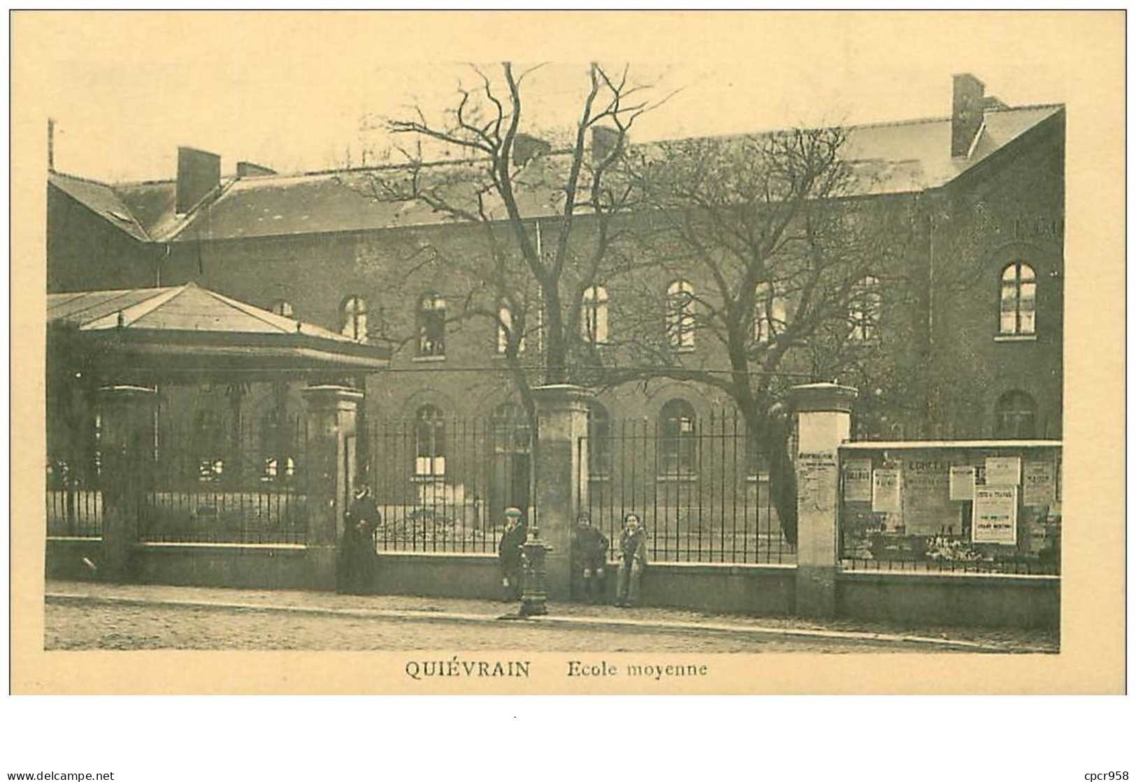 Belgique .n°39561 . Quiévrain . Ecole Moyenne - Quiévrain