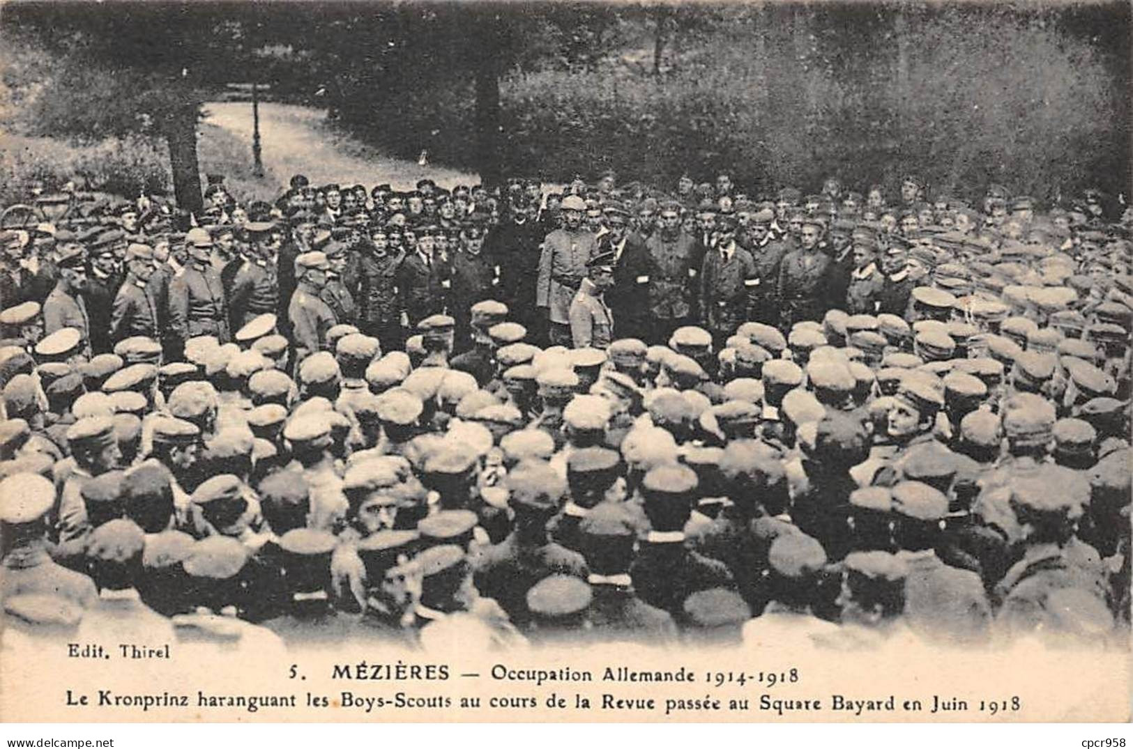 SCOUTISME - SAN36599 - Mézières - Le Kronprinz S'entretenant Avec Les Boys Scouts Pendant La Revue Passé Au Square - Scoutismo