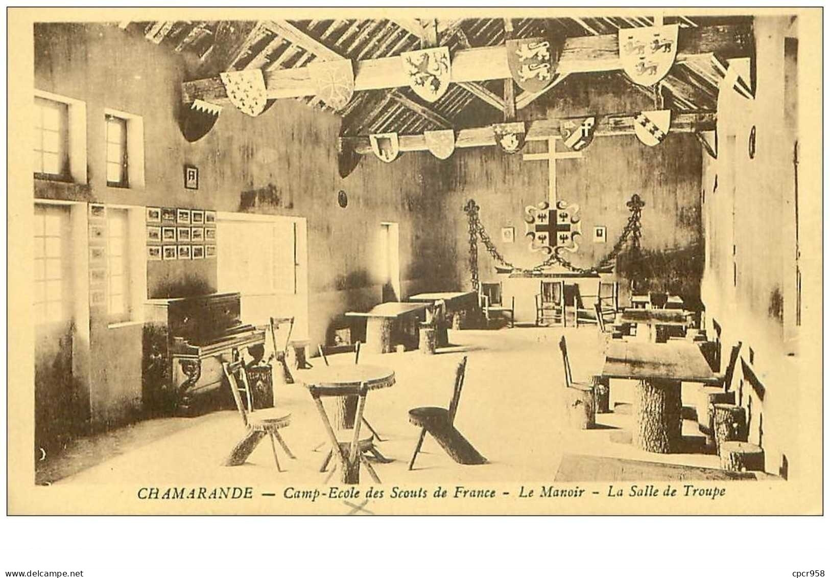 SCOUTISME.n°28183.CHAMARANDE.CAMP ECOLE DES SCOUTS DE FRANCE.LE MANOIR.LA SALLE DE TROUPE - Scoutisme