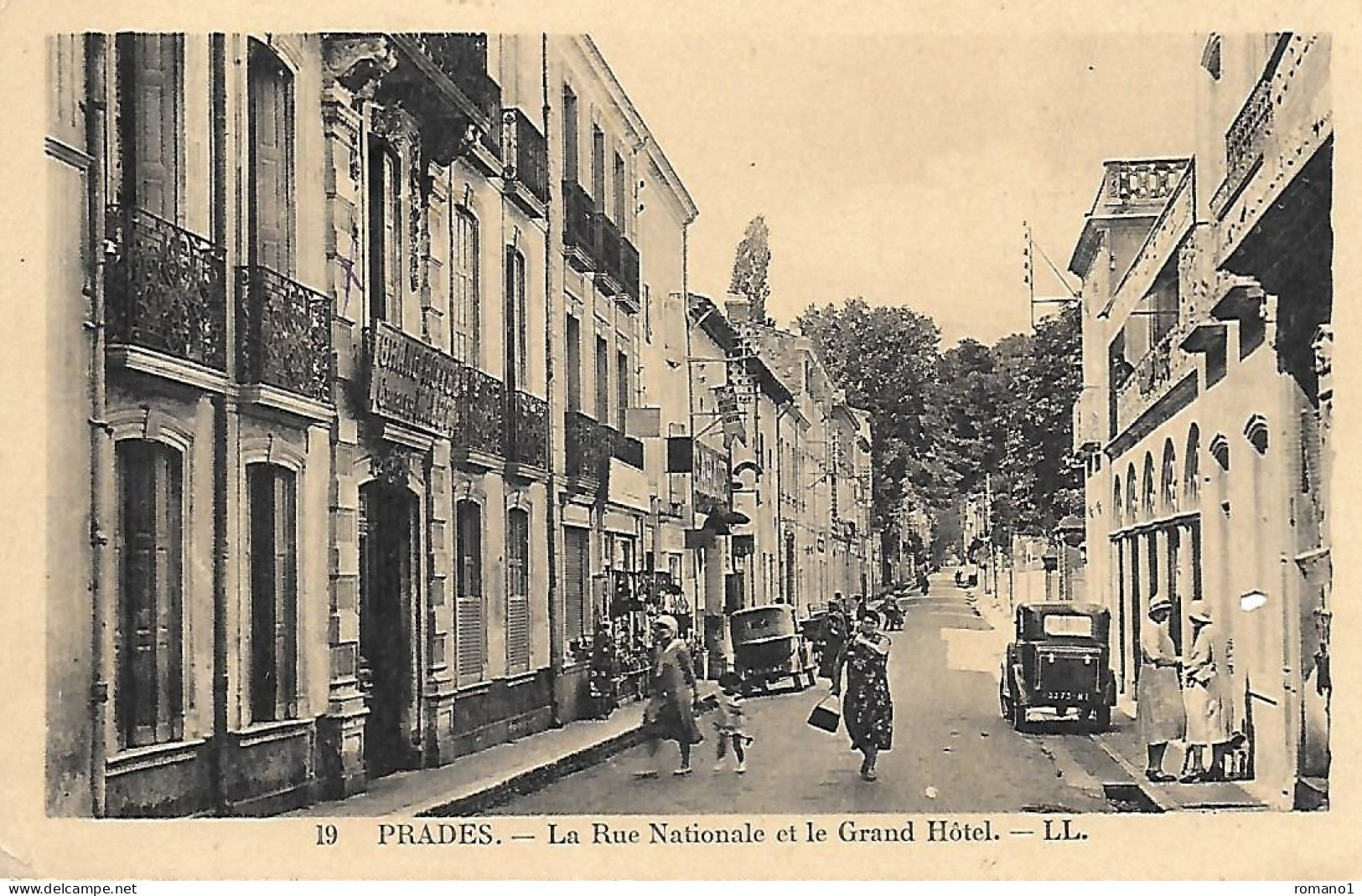 66)    PRADES  - La Rue Nationale Et Le Grand Hotel - Prades