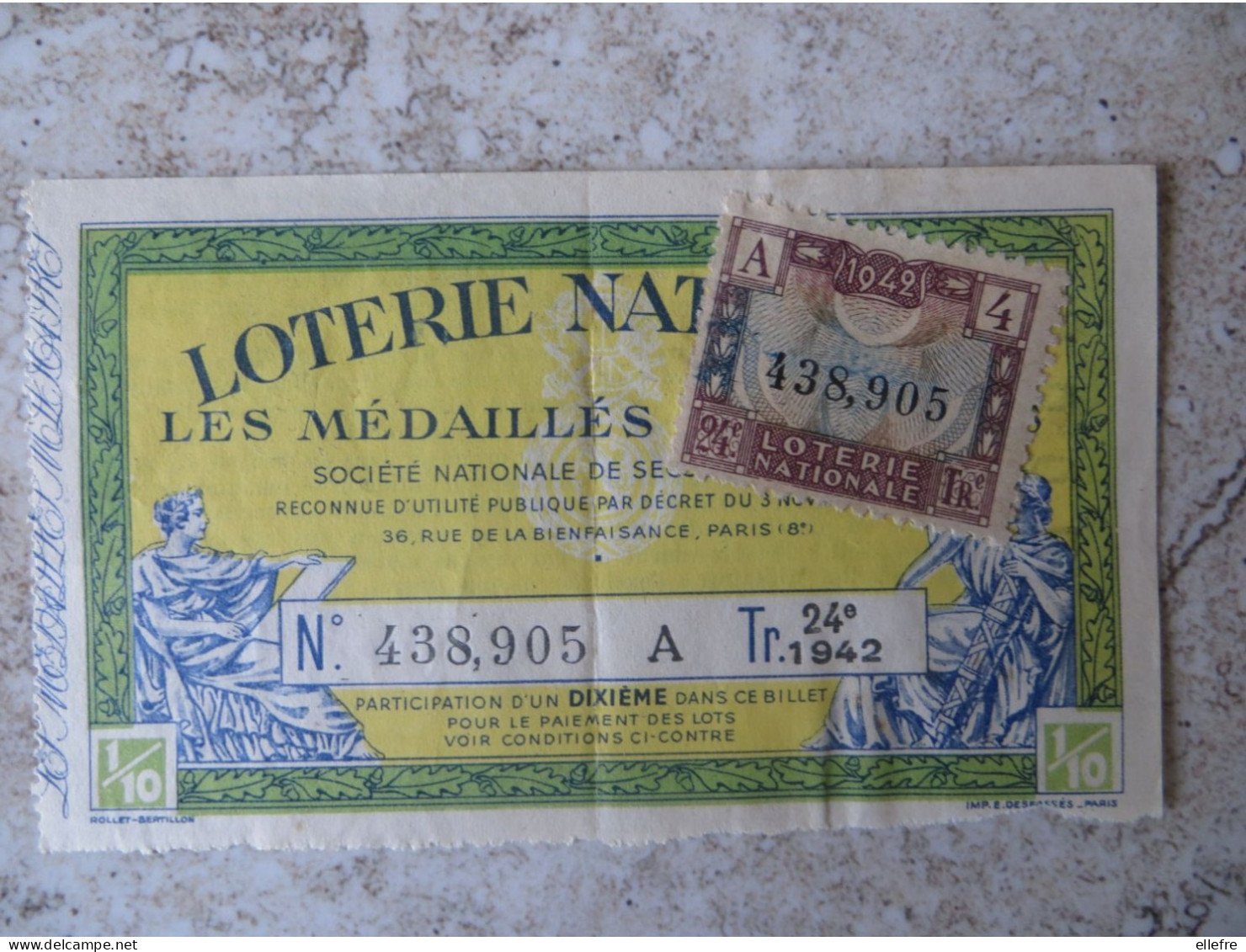 Lot De 2 Billets - Billet De Loterie Nationale Avec Timbres 1973 Les Gueules Cassés Et 1942 Les Médaillés - Billetes De Lotería