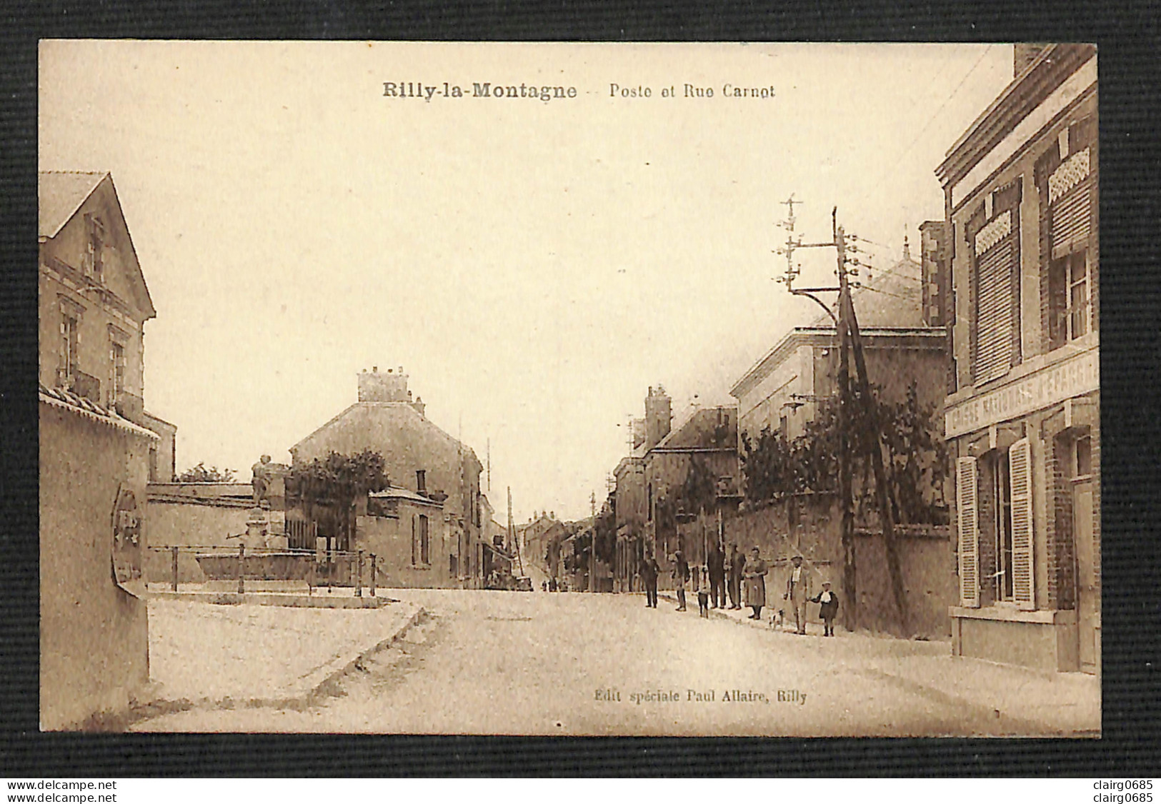 51 - RILLY-LA-MONTAGNE - Poste Et  Rue Carnot - Rilly-la-Montagne