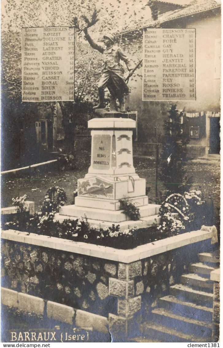 Barraux Carte Photo Du Monument Aux Morts Dos Completement Vierge - Barraux