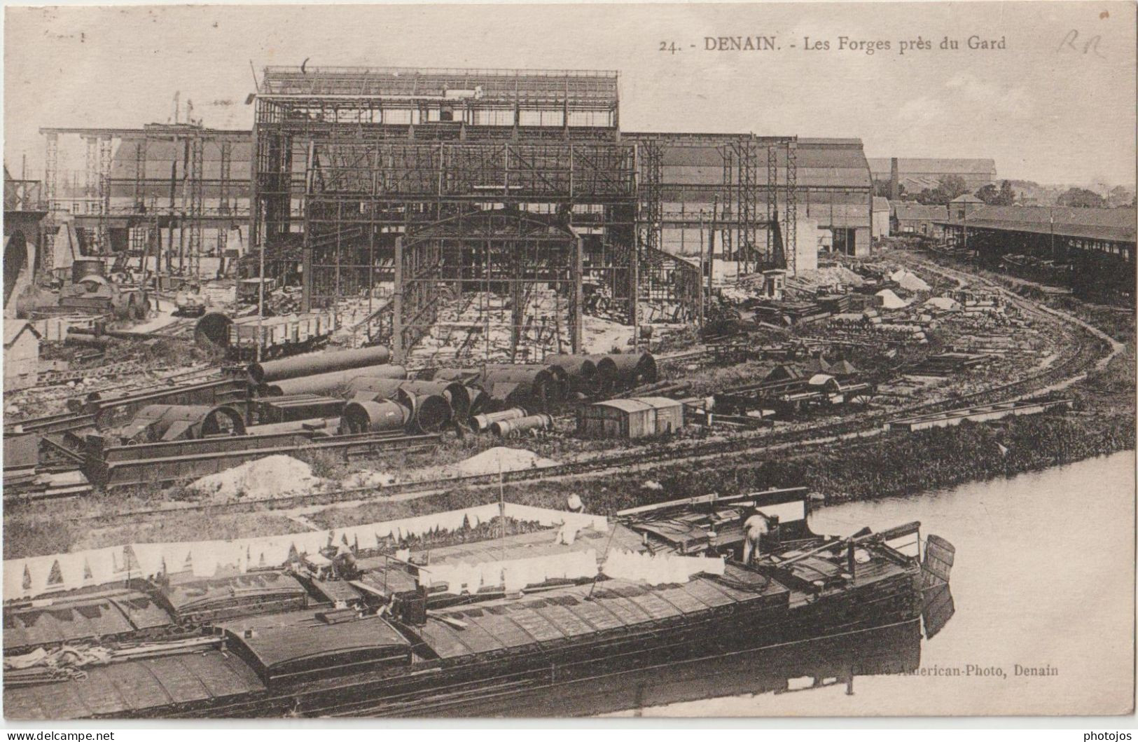 CPA   Batellerie Denain (59)  Péniches à Proximité Du Hall De Fabrication Des Forges   RARE - Hausboote