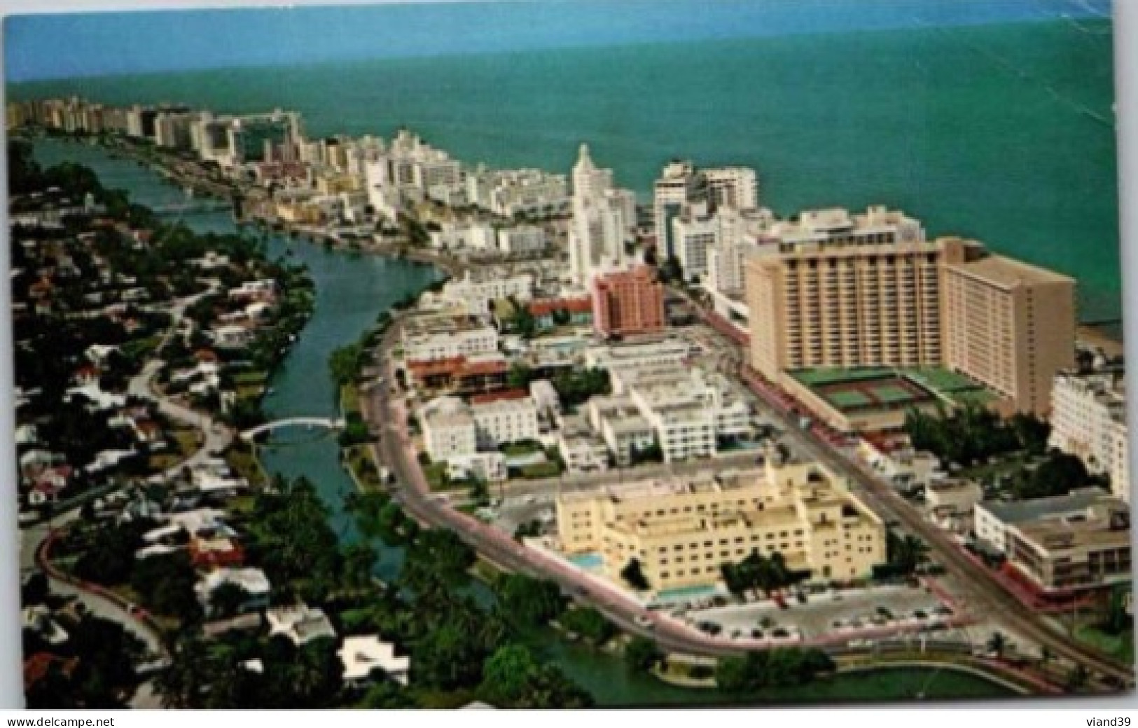 Miami Beach. -  Vue Aérienne Indian Creek And The Hotels.   -   1971.  Timbre - Miami