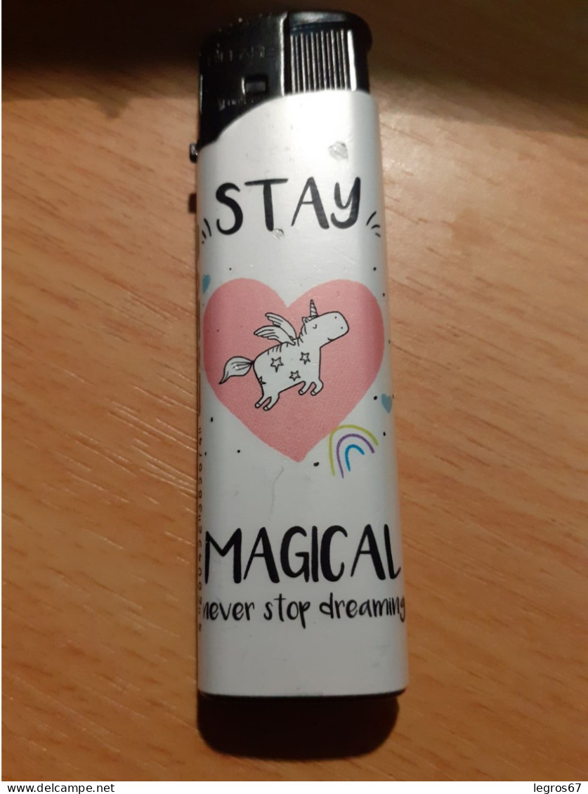 BRIQUET TABAC PRESSE STAY MAGICAL - Altri & Non Classificati