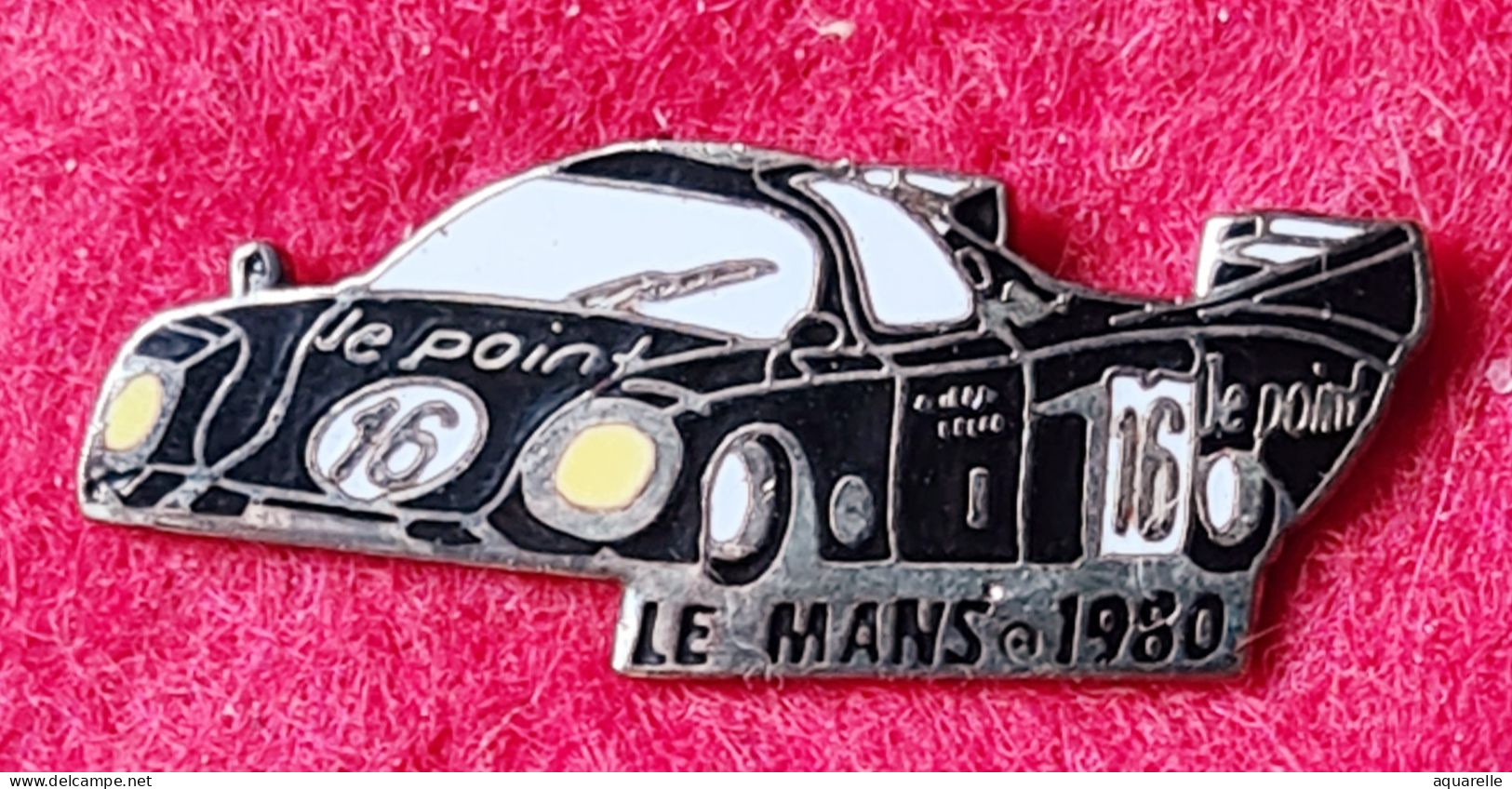 SUPER PIN'S AUTOMOBILE NOIRE, Aux 24H Du MANS En 1980; Bel émail Grand Feu Base AGENT, Format 3,5X1,3cm - Jaguar