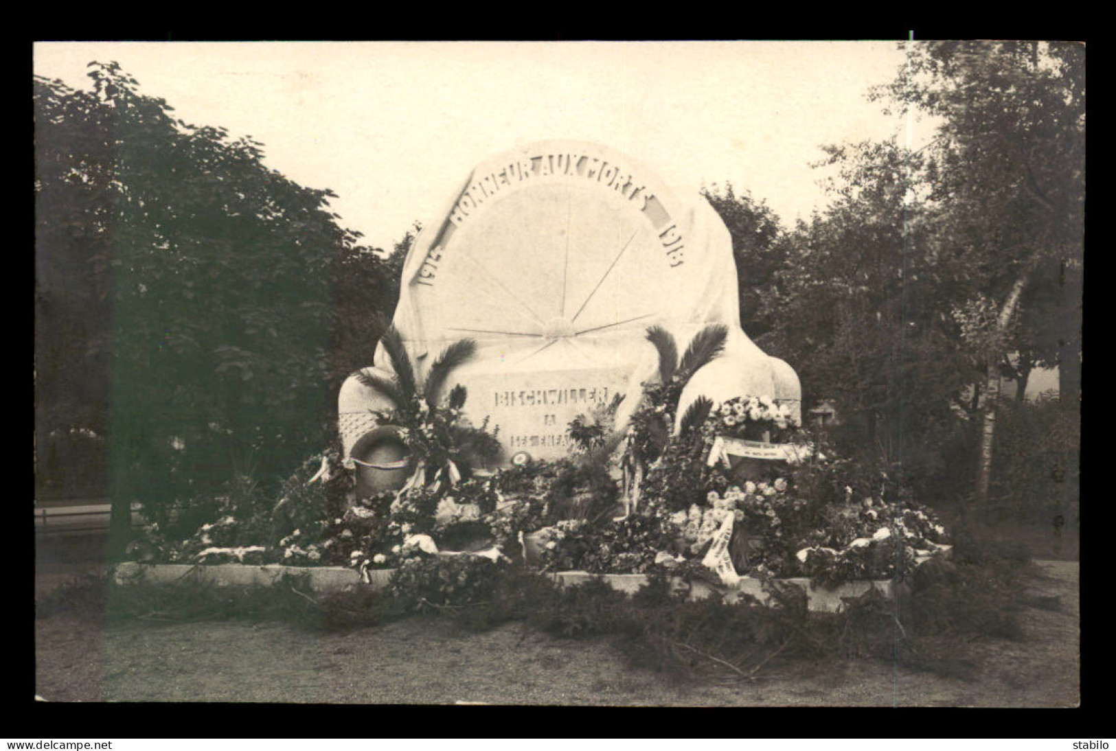 67 - BISCHWILLER - LE MONUMENT AUX MORTS - CARTE PHOTO ORIGINALE - Bischwiller