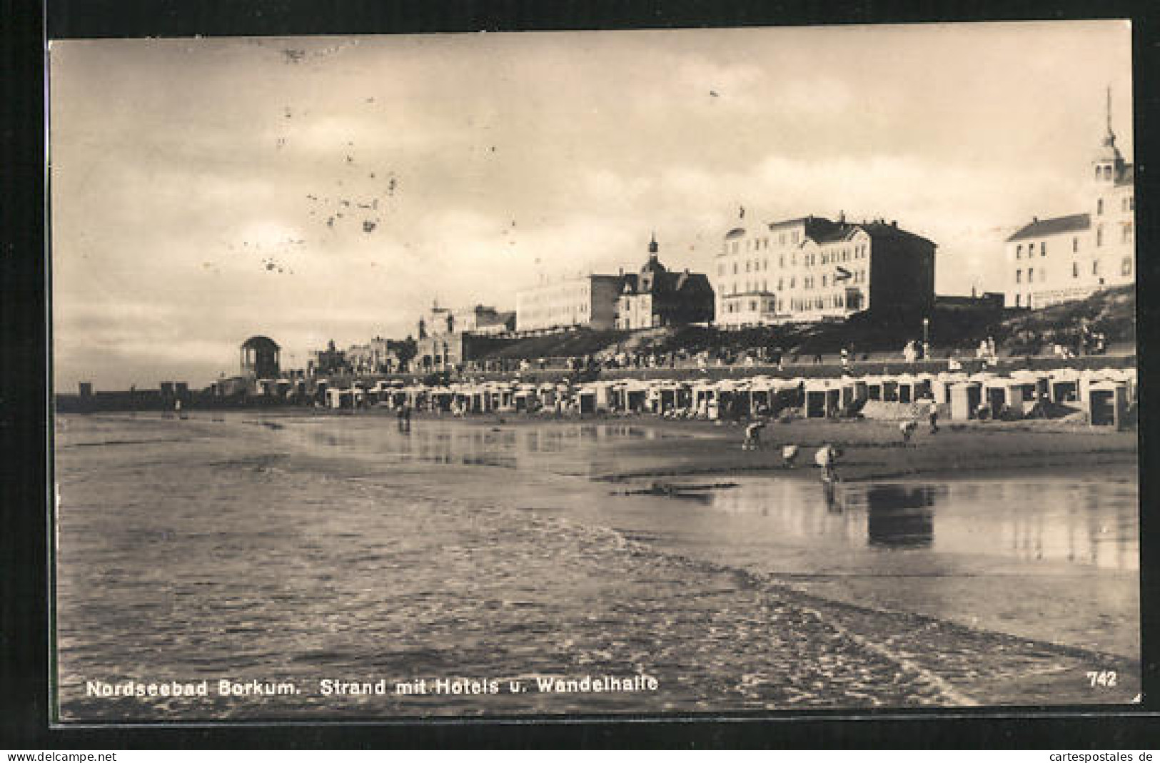 AK Borkum / Nordsee, Strand Mit Hotels Und Wandelhalle  - Borkum