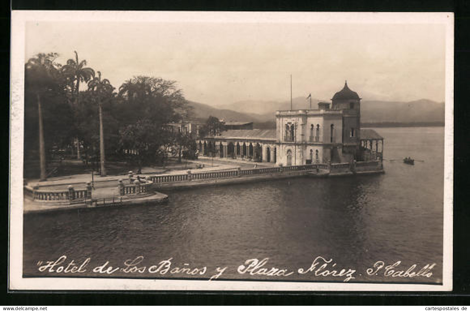 Foto-AK Puerto Cabello, Hotel De Los Banos Y Plaza Florez  - Venezuela