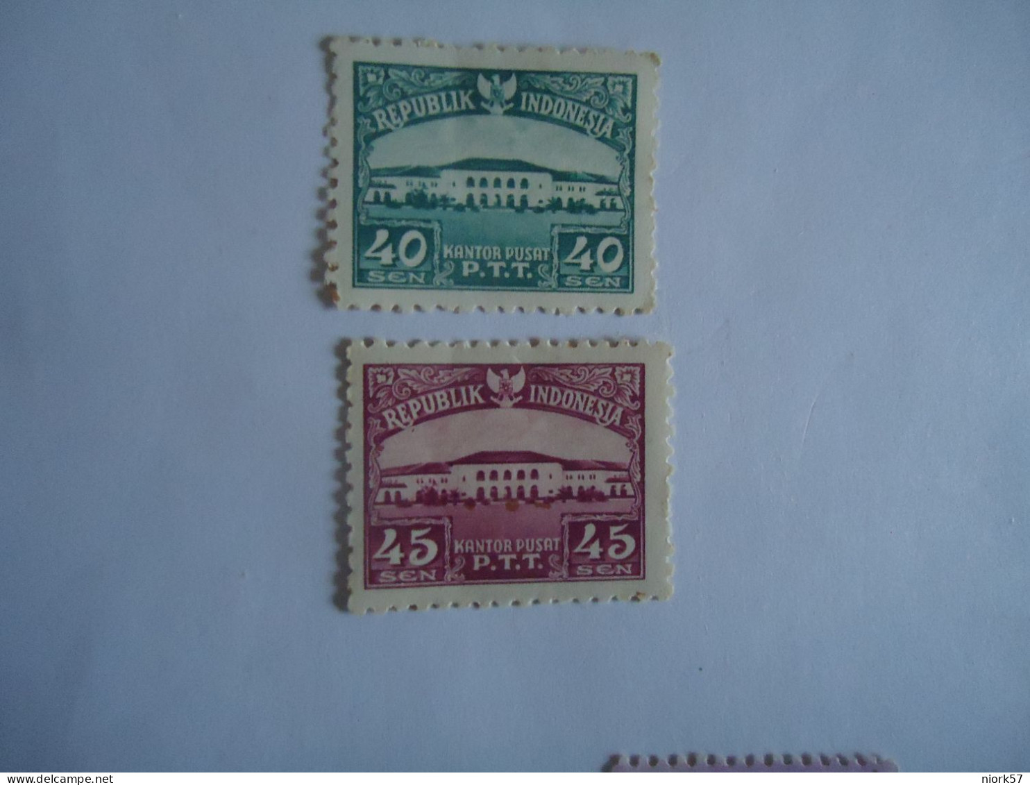 INDONESIA   MNH 2 STAMPS  BUILDING - Indonesia