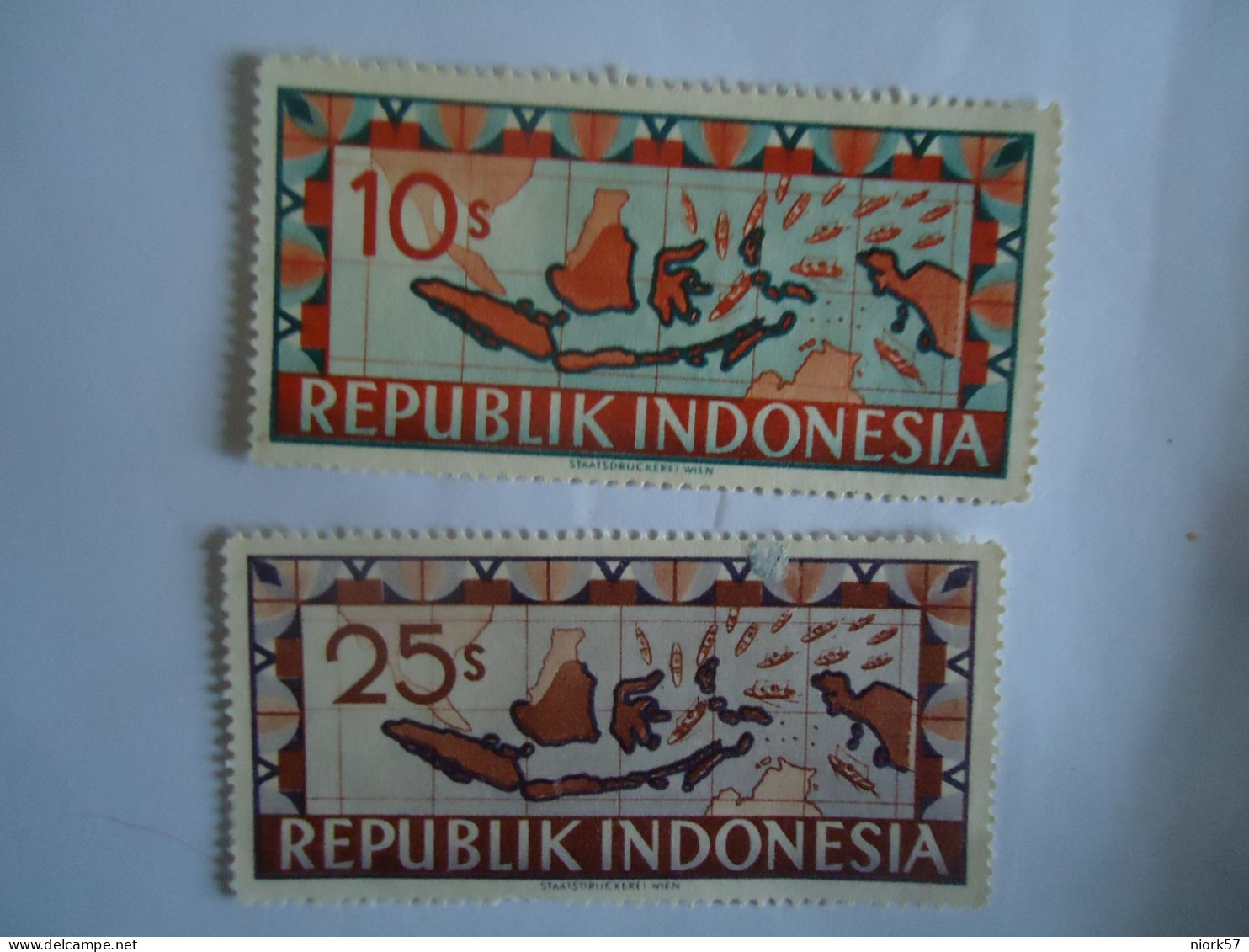 INDONESIA   MNH   2  STAMPS HISTORY MAPS - Indonesia