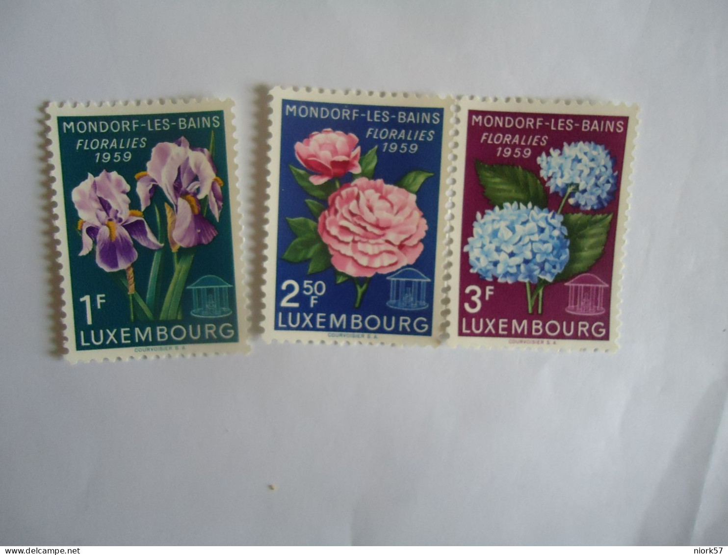 LUXEMBOURG  3 MNH  STAMPS   FLOWERS 1959 - Autres & Non Classés