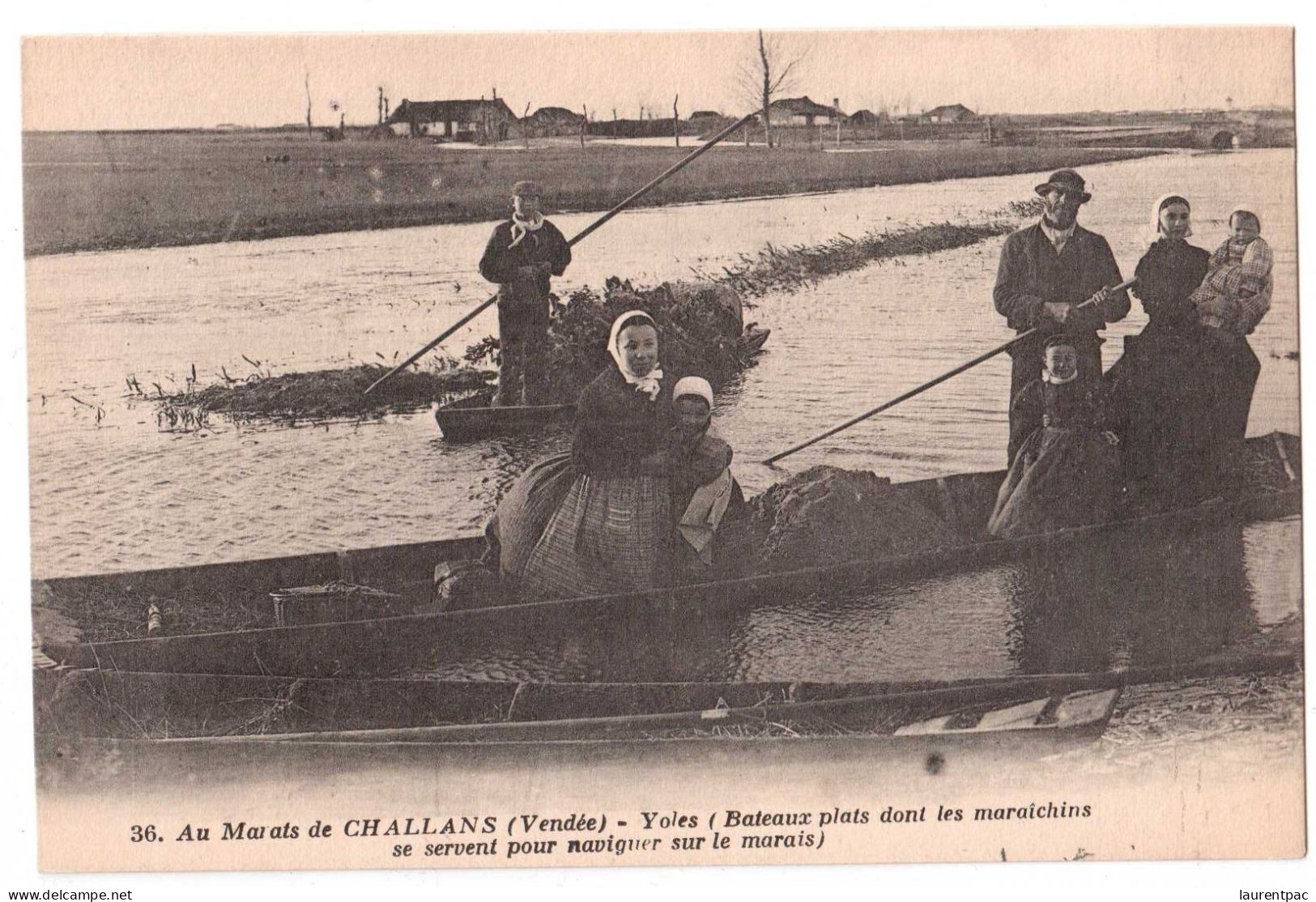 Au Marais De Challans - Yoles (bateaux Plats Dont Les Maraichins Se Servent Pour Naviguer Sur Le Marais) - édit J. Nozai - Challans