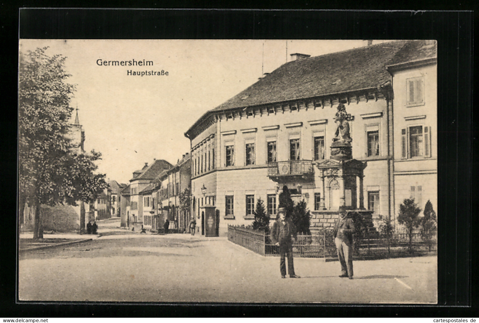 AK Germersheim, Hauptstrasse Mit Denkmal  - Germersheim